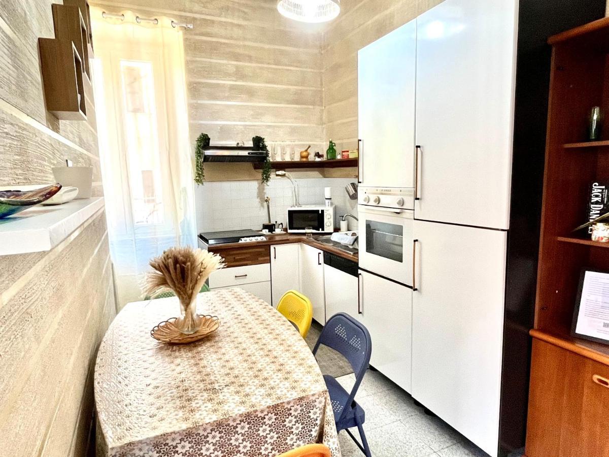 Romuhouse Economy Apartment Metro B Екстериор снимка