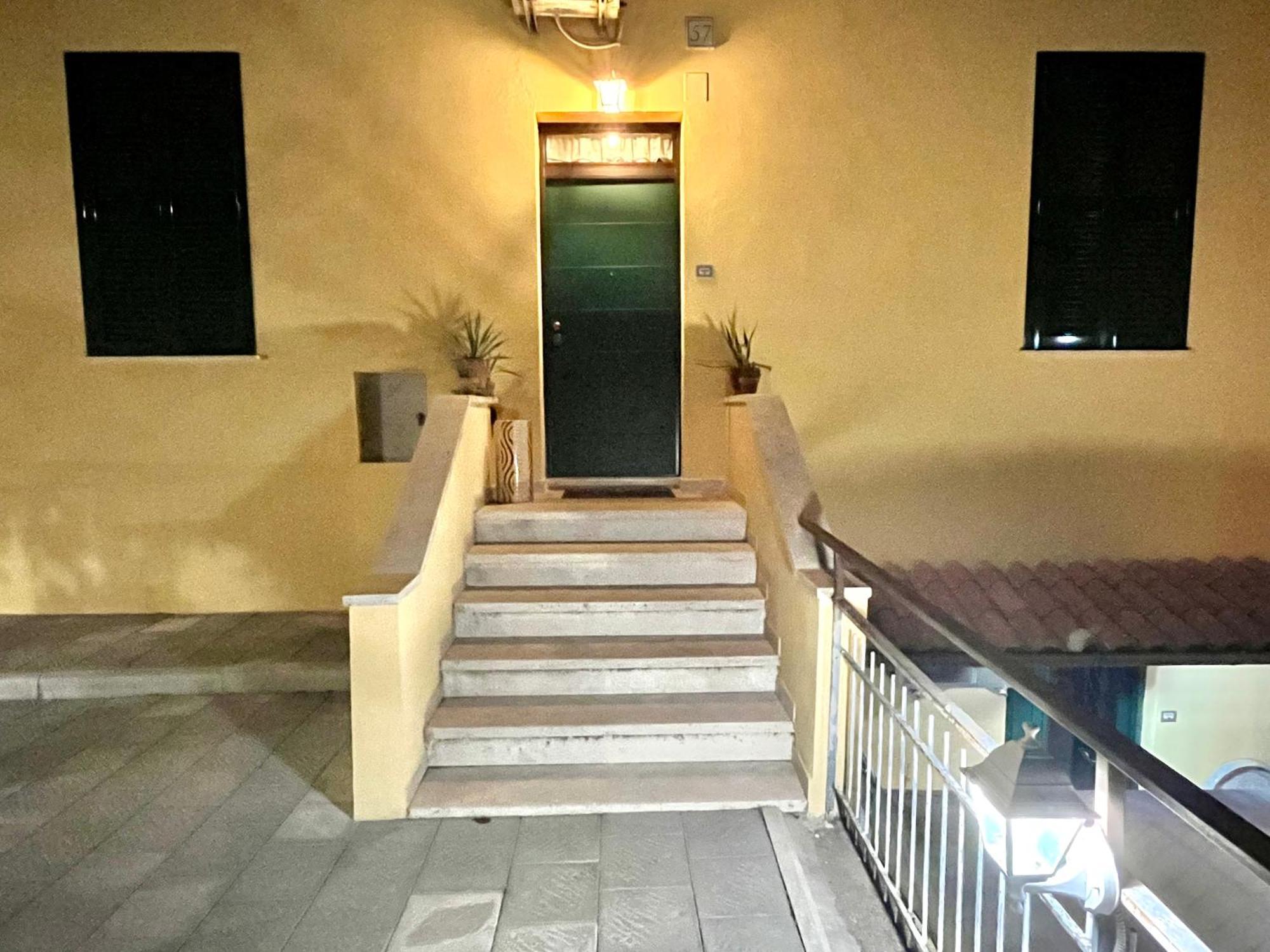 Romuhouse Economy Apartment Metro B Екстериор снимка